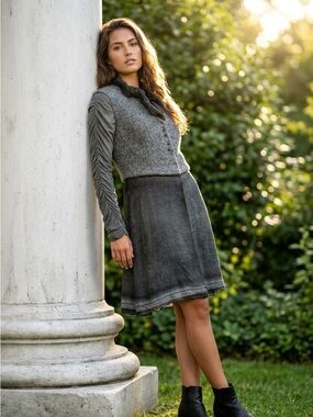 Boo Radley Australia Gray Pea Coat Vest | Quilted Sleeve Detail | Size 10
